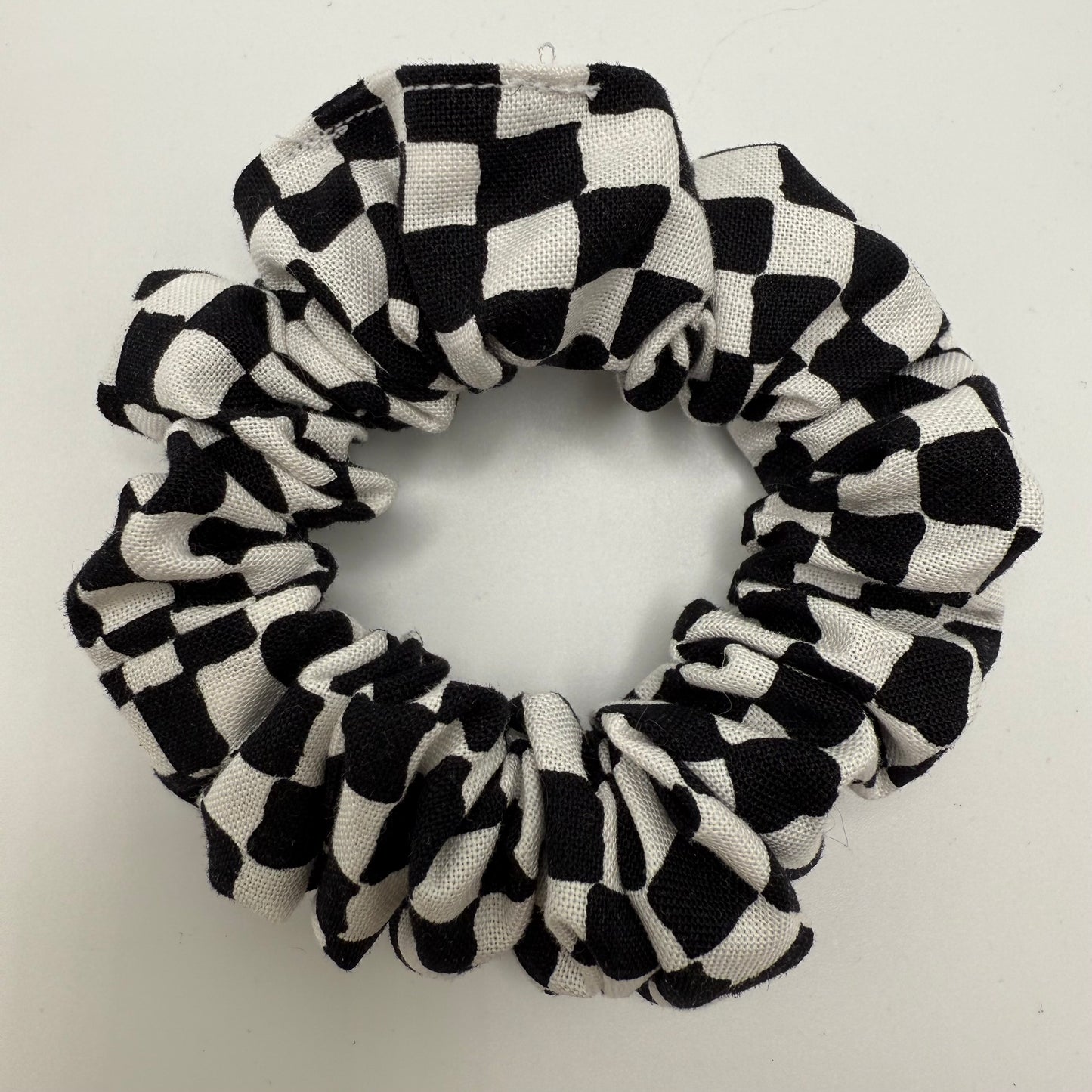 Black and White Checkers Scrunchie (V2)