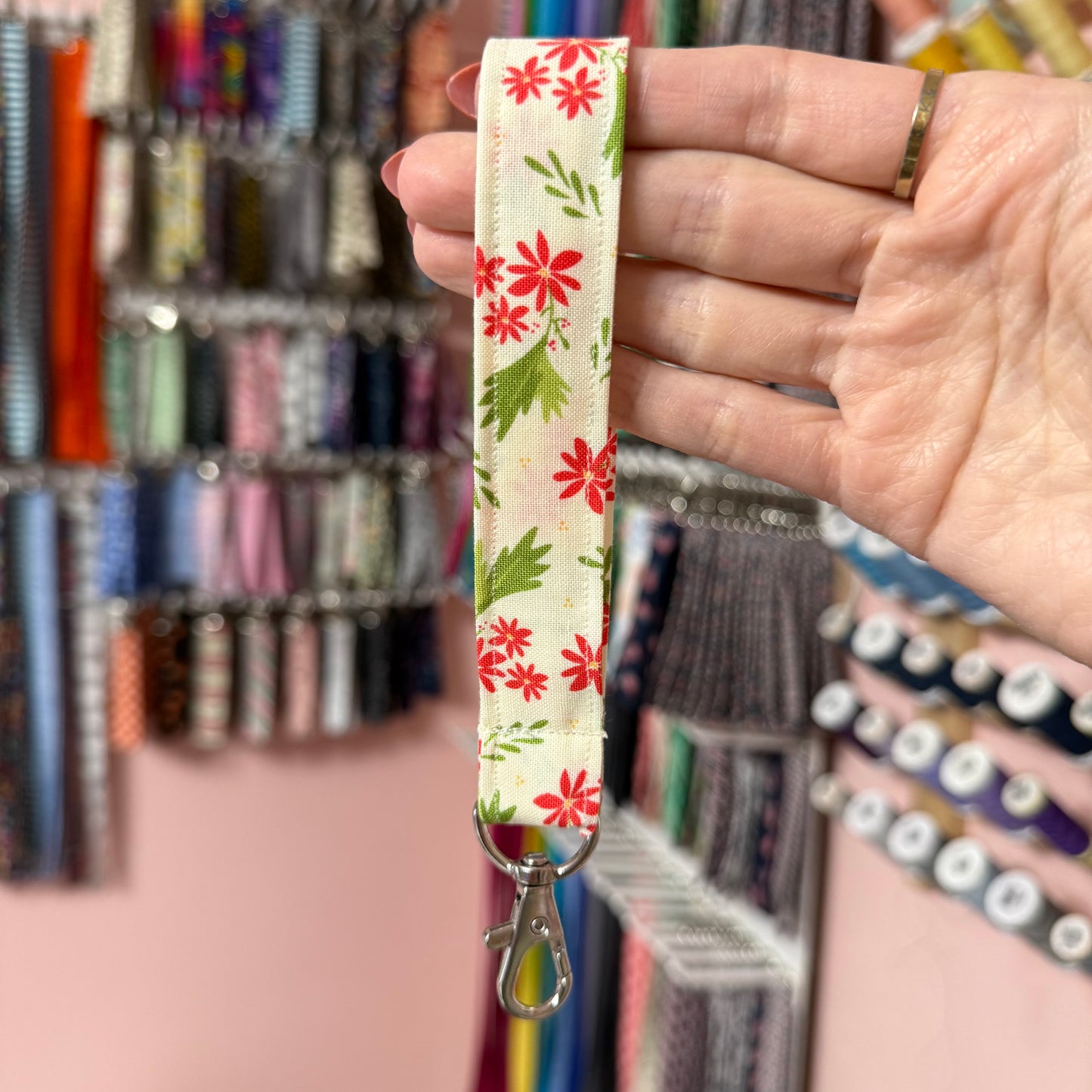 Cream Tropical Floral Wristlet